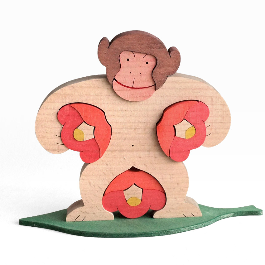 サルと椿（花3つ） 木のおもちゃ杢・MOKU