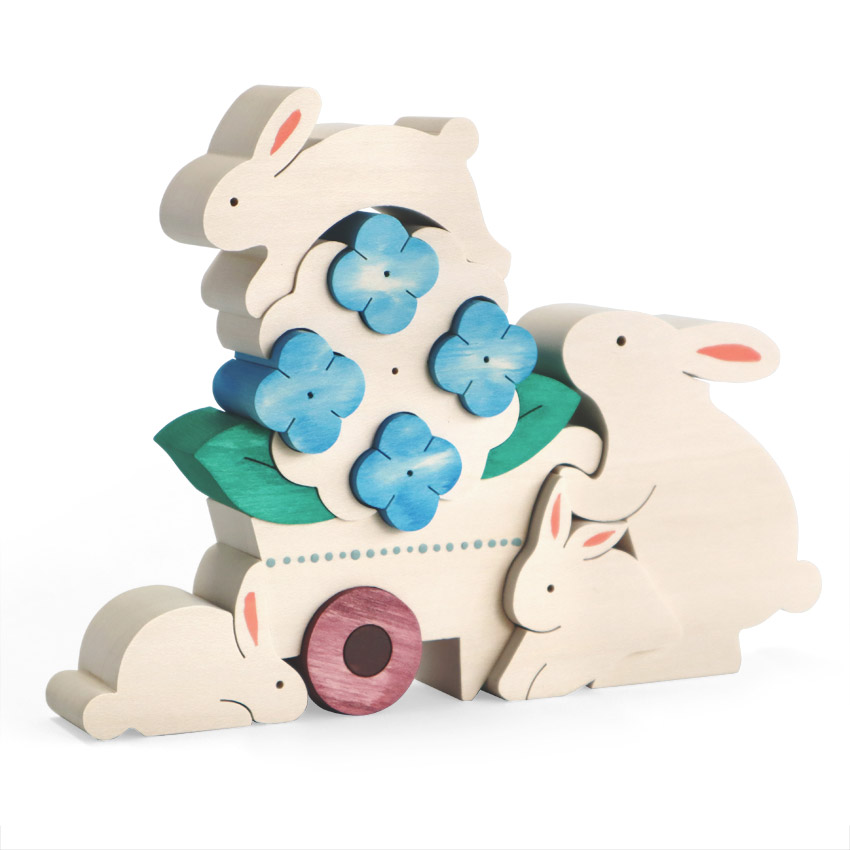 アジサイを運ぶうさぎの親子（青） 木のおもちゃ杢・MOKU