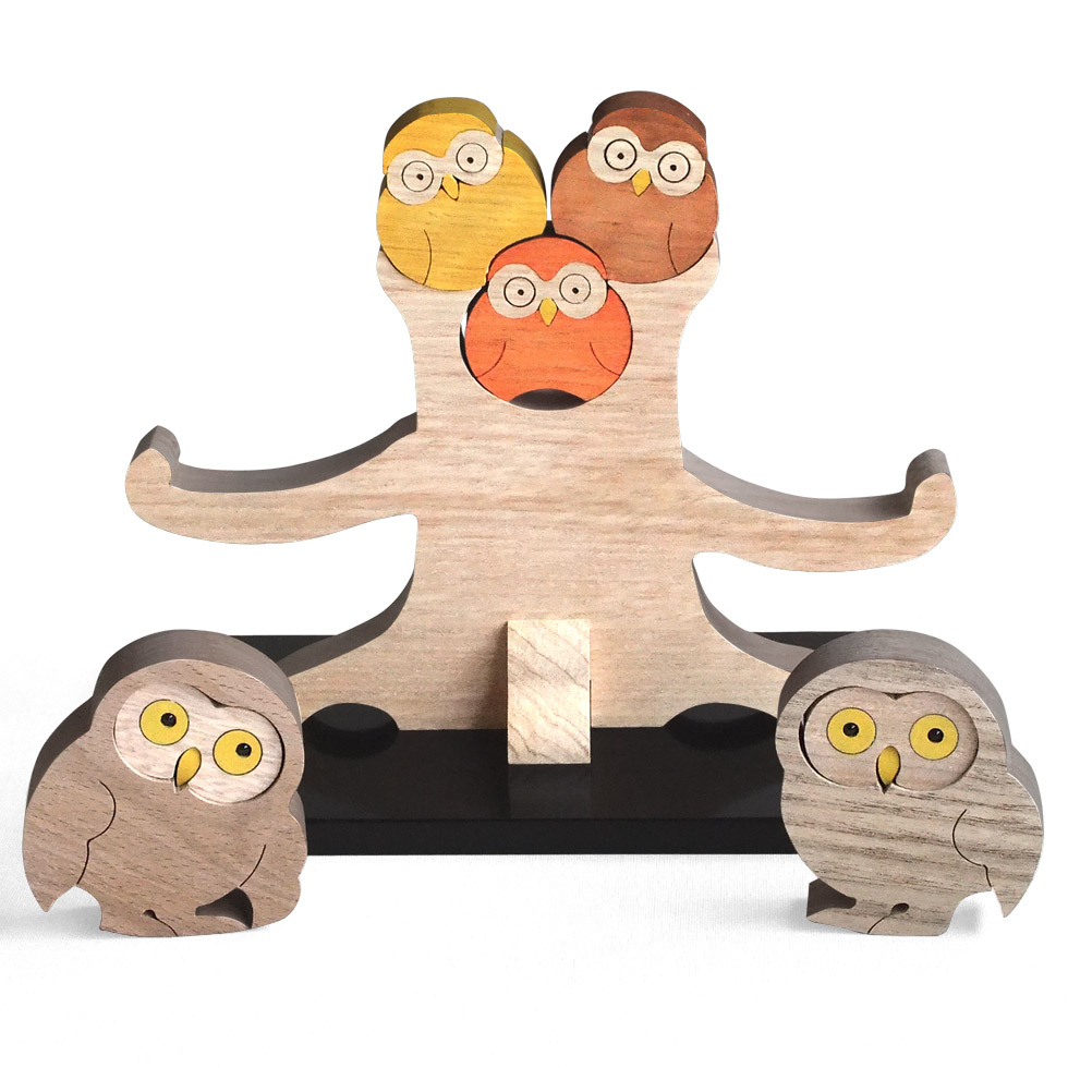 止まり木のしあわせふくろう家族（黒台付） 木のおもちゃ杢・MOKU