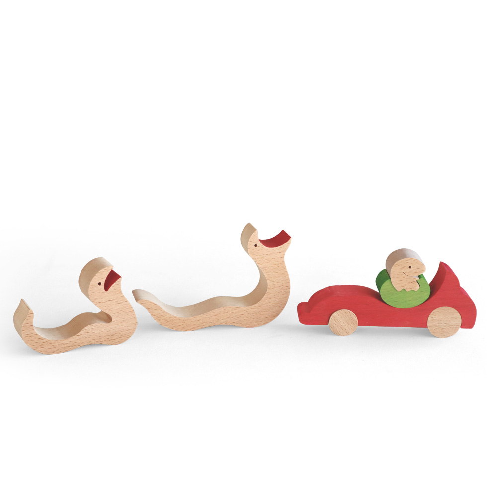 ヘビのドライブ（赤） 木のおもちゃ杢・MOKU